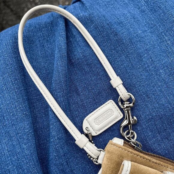 Vintage Coach Soho Buckle Suede Leather Wristlet in Tan & Cream - Picture 2 of 11